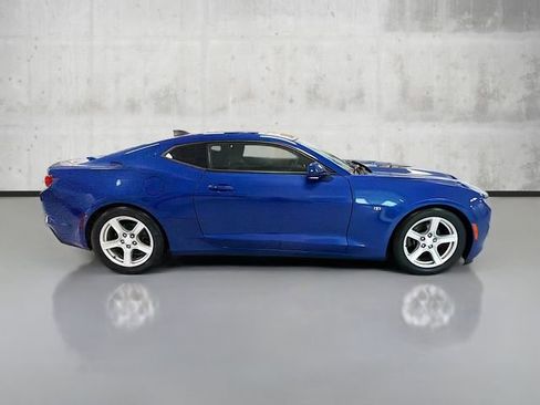 Used 2021 Chevrolet Camaro LT image 4