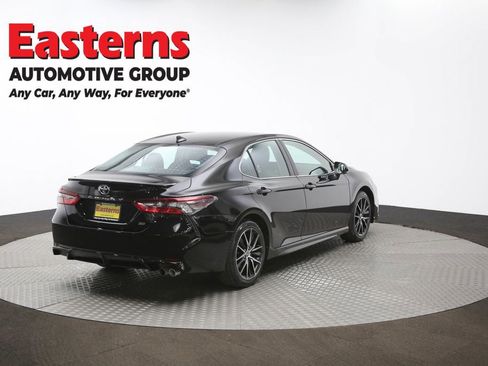 Used 2024 Toyota Camry SE image 39