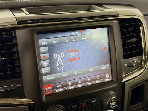Used 2018 RAM 2500 Laramie w/ Sport Appearance Group AWD/4WD image 16