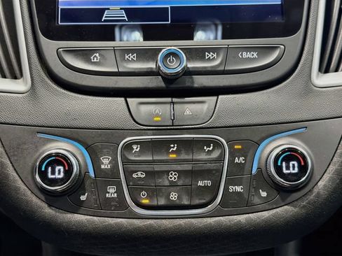 Used 2023 Chevrolet Malibu LT FWD image 14