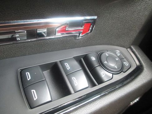 Used 2024 GMC Sierra 1500 AT4 w/ Technology Package AWD/4WD image 32