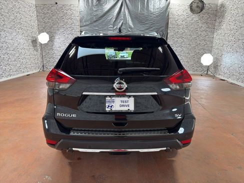 Used 2020 Nissan Rogue SV w/ Premium Package FWD image 6