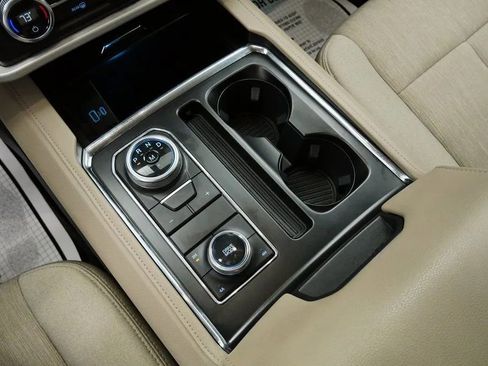Used 2022 Ford Expedition XLT AWD/4WD image 20
