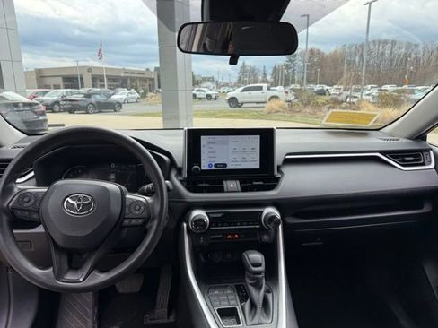Used 2025 Toyota RAV4 XLE image 26
