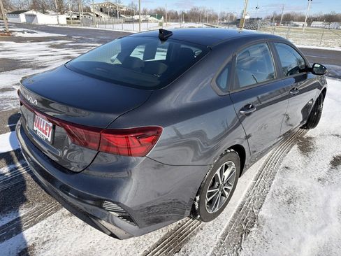 Used 2023 Kia Forte LXS w/ LXS Technology Package image 6