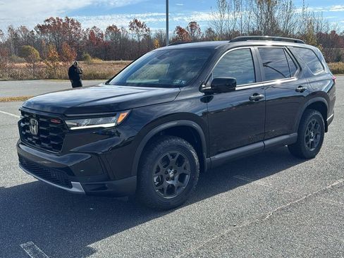 New 2025 Honda Pilot TrailSport image 14