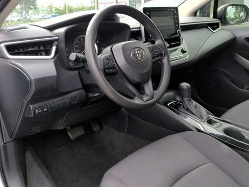 Used 2020 Toyota Corolla LE FWD image 15