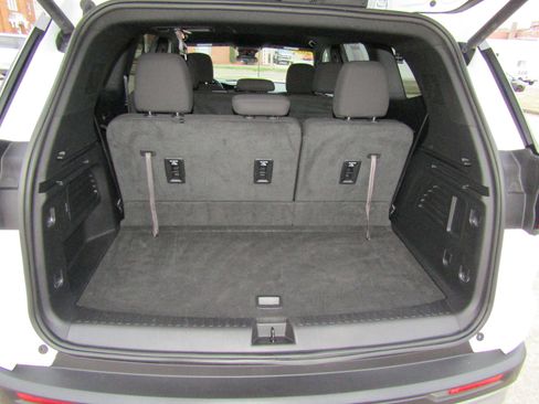 Used 2025 GMC Acadia Elevation AWD/4WD image 15