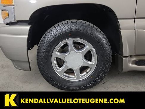 Used 2003 GMC Yukon XL Denali AWD/4WD image 9