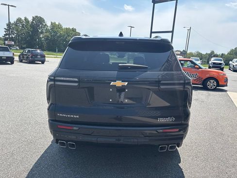 Used 2026 Chevrolet Traverse High Country FWD image 8