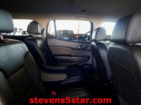 Used 2022 GMC Acadia SLT w/ Elevation Edition image 9