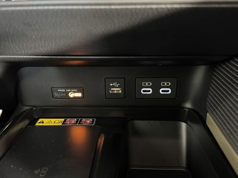 New 2026 Toyota Camry Hybrid w/ Convenience Package FWD image 3