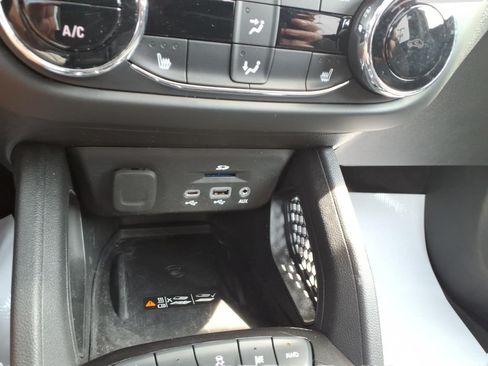 Used 2023 Chevrolet TrailBlazer RS w/ Sun and Liftgate Package AWD/4WD image 21