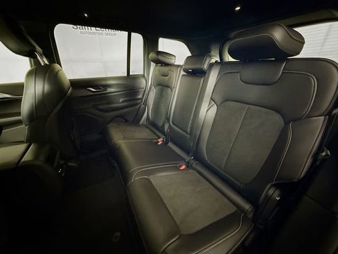 New 2025 Jeep Grand Cherokee Laredo image 24