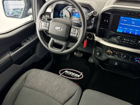 Used 2021 Ford F150 XLT image 27