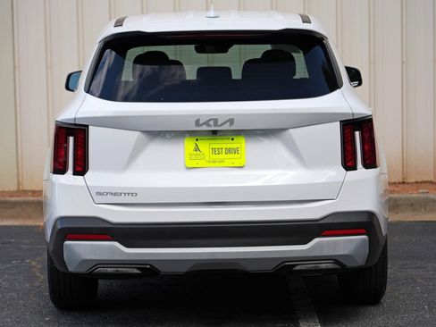 Used 2024 Kia Sorento LX FWD image 44
