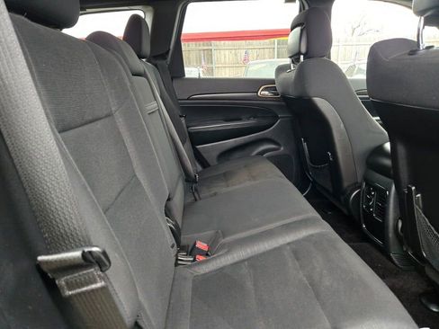 Used 2016 Jeep Grand Cherokee Laredo image 9