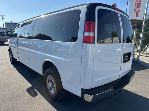 Used 2017 Chevrolet Express 3500 LT w/ LT Preferred Equipment Group image 3