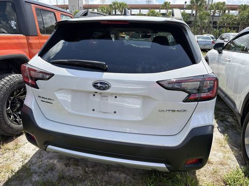 Used 2023 Subaru Outback Limited AWD/4WD image 9