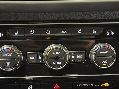 Used 2023 Volkswagen Atlas SEL Premium image 18