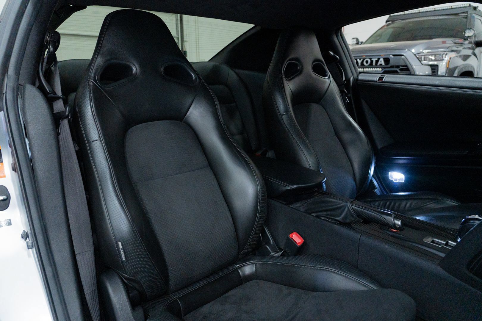Used 2009 Nissan GT-R Premium AWD/4WD image 37