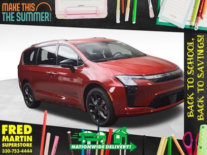 New 2027 Chrysler Pacifica Select
