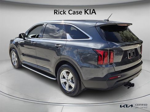 Used 2022 Kia Sorento LX image 8