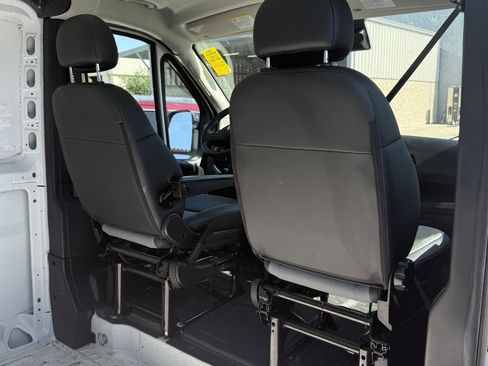 Used 2025 RAM ProMaster 2500 w/ Convenience Group FWD image 8