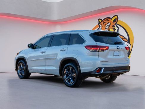 Used 2018 Toyota Highlander Limited Platinum image 7