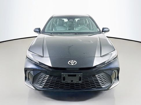 Used 2025 Toyota Camry Hybrid FWD image 2