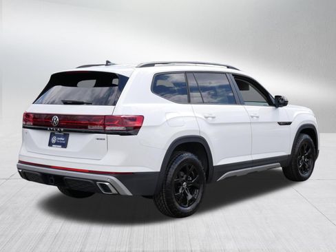 Certified 2026 Volkswagen Atlas Peak Edition AWD/4WD image 7