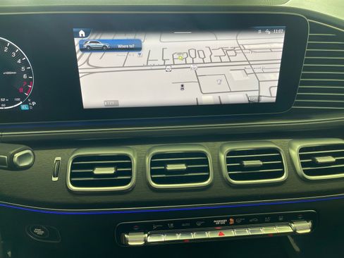 Used 2025 Mercedes-Benz GLE 450e 4MATIC w/ Winter Package image 49