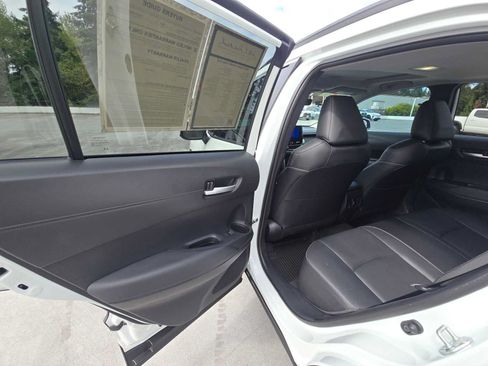 Used 2023 Toyota Corolla Cross XLE w/ Convenience Package AWD/4WD image 15