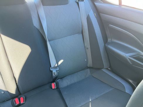 Used 2025 Nissan Versa SV image 33