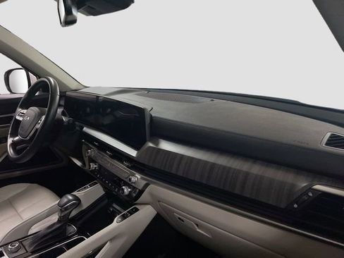 Certified 2023 Kia Telluride EX w/ EX Captain's Chair Package image 32