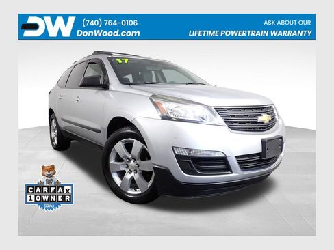 Used 2017 Chevrolet Traverse LS FWD image 1