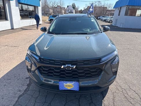 New 2026 Chevrolet Trax LT w/ Midnight Edition image 3