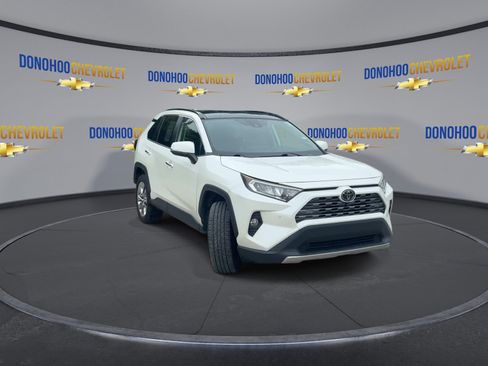 Used 2019 Toyota RAV4 Limited w/ Advanced Technology Package FWD image 6