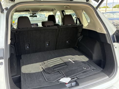 Used 2024 Nissan Rogue SV FWD image 14