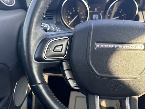 Used 2019 Land Rover Range Rover Evoque SE Premium image 20