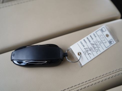 Used 2014 Tesla Model S P85D image 85