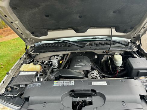 Used 2005 Chevrolet Silverado 2500 LS image 30