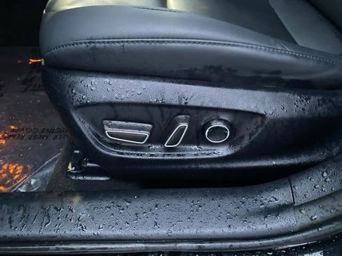 Used 2016 Toyota Prius Four image 17