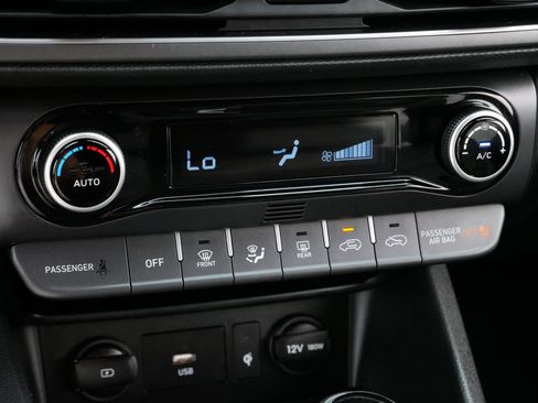 Used 2023 Hyundai Kona Limited image 23