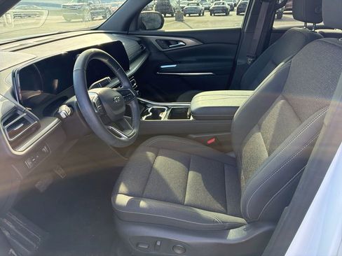 Used 2024 Chevrolet Traverse LT w/ Midnight/Sport Edition image 6