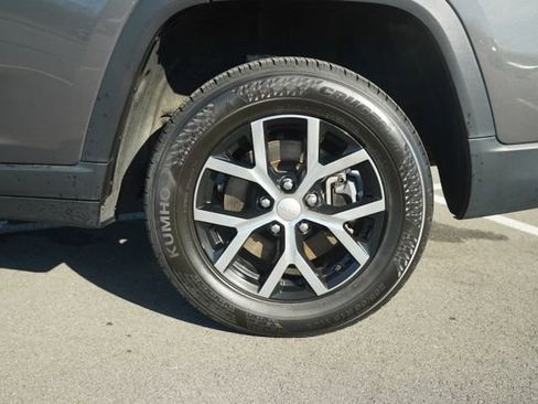 Used 2023 Jeep Grand Cherokee L Limited image 42