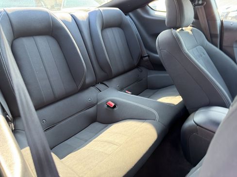 Used 2018 Ford Mustang Coupe RWD image 31