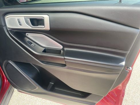 Used 2020 Ford Explorer ST w/ ST Street Pack image 15