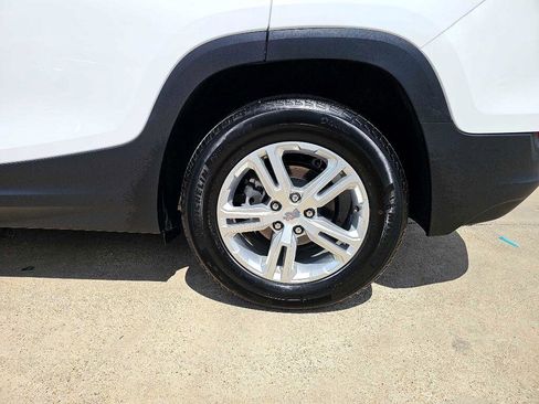 Used 2024 GMC Terrain SLE image 10