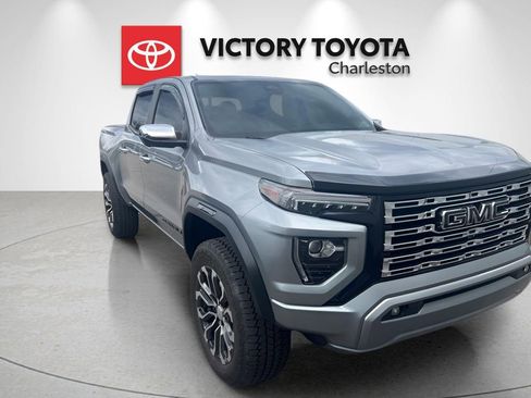 Used 2024 GMC Canyon Denali image 3